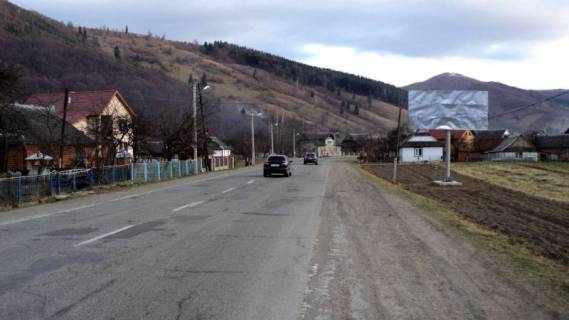 Billboard A in Yaremche, 3x6  Trasa N-09 Mukacevo-L'viv, v`izd u misto zi storoni Ivano-Fr, bila avtozupinki Dora-2, napramok ruhu na Bukovel' Photo 1