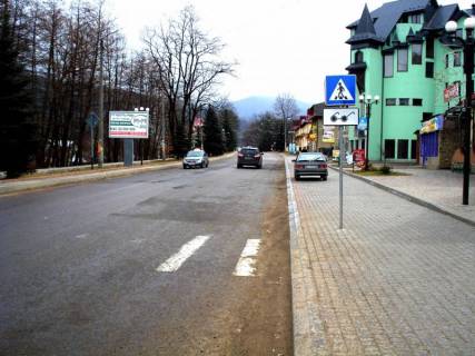 Backlight B in Yaremche, 2x3  Trasa N-09 Mukacevo-L'viv, Svobodi, centr mista, navproti magazinu "U Galini", napramok ruhu na Bukovel' Photo 1