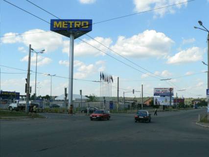 Billboard B in Bukovel Vovcinec'ka (supermarket Metro), napramok ruhu zi storoni st.Nadricna, Ivasuka, Z/d vokzalu v storonu s.Vovcinec', st.V.Simonenka (Arsen, Epicentr) Photo 1