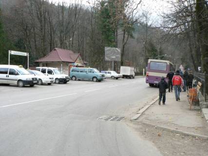 Billboard B in Yaremche, 3x6  Trasa N-09 Mukacevo-L'viv, centr mista, bila produktovogo rinku, Krasna sadiba, Kraevid, Budinok kul'turi, napram ruhu na Bukovel' Photo 1