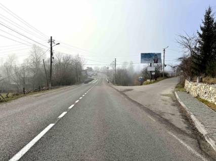 Billboard A in Yaremche, 3x6  Траса Н-09 Мукачево-Львів, в`їзд у місто зі сторони Івано-Фр, АС Дора, поворот до готелів Легенда, Оттава, БК, напрямок руху на Буковель Photo 1