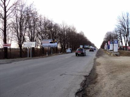 Billboard B in Bukovel Kalus'ke sose (Demaniv Laz), mereza sinnih cenriv VIANOR, avtosaloni Alfa Romeo, Bogdan, BYD, Chevrolet, Fiat, Hyundai, Kia, Subaru, Uz-Daewoo, napramok ruhu zi storoni st.Galic'ka v napramku m.Kalus  Photo 1