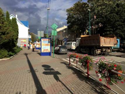 Cityscroll B in Nadvirna, 1,2x1,8  st.Mazepi, posta (mis'ka rada-posta), napramok ruhu na Ivano-Frankivs'k, Bogorodcani Photo 1