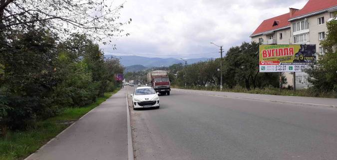 Billboard A in Yaremche, 3x6  Trasa N-09 Mukacevo-L'viv, centr mista, avtovokzal, AZS UkrNafta, napramok ruhu na Bukovel' Photo 1
