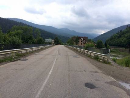 Billboard A in Mykulychyn, 3x6  Trasa N-09 Mukacevo-L'viv, 600 m pered AZS UkrNafta, kotedz Marcipan, gotel' Oleksandria, napramok ruhu na Ivano-Frankivs'k Photo 1