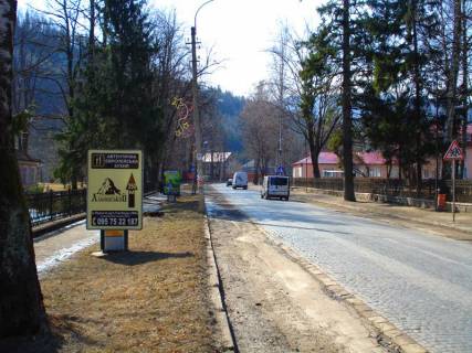 Citylight B in Yaremche, 1,2x1,8  Trasa N-09 Mukacevo-L'viv, Svobodi, mis'kij rinok, avtozupinka, sanatorij Prikarpats'kij, pisohidna zona do vodospadu Probij, napramok ruhu na Bukovel' Photo 1