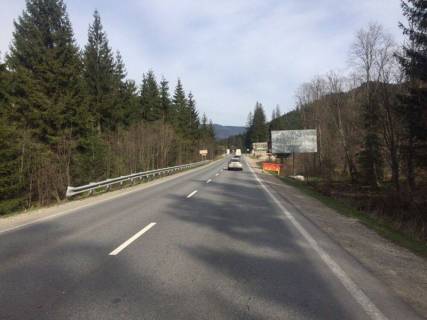 Billboard A in Bukovel, 3x6  Trasa N-09 Mukacevo-L'viv, napramok ruhu vid Bukovela do Ivano-Frankivs'ka (s.Ablunica), vidpoc. kompleks Ol'ga, Ol'gaDeLuks, TatarivDeLuks, 700 m pisla perehresta z trasou, napramok ruhu na Ivano-Frankivs'k Photo 1