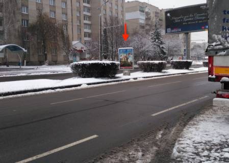 Billboard A in Lutsk av.  Sobornosti, rozdilova smuga vid rinku "Pivnicnij" do mag."Troanda" (porad zupinka, gurtozitok VNU) Photo 1