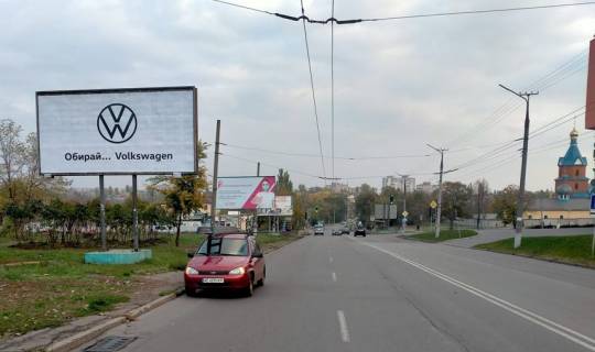 Billboard B in Krivy Rig mkn-n 5-j Zaricnij,25 TRK Terra, mag Varus, velika kil'kist' torg.tocok. Napramok ruhu do 129 kvartalu. Photo 1