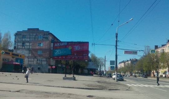 Billboard B in Krivy Rig st. Volodimira Velikogo,k-tr Olimp, Apteka, torgovi tocki, Eskorial, likarna No4 napramok ruhu do  pl. Pola Photo 1