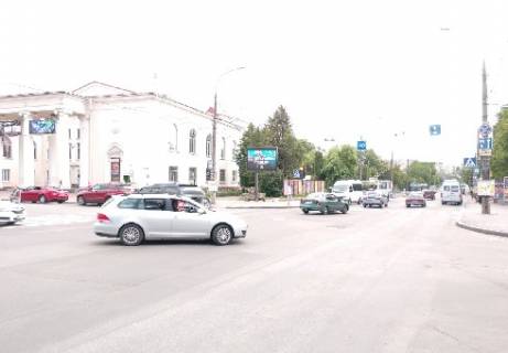 Video Billboard B in Khmelnitsky, 2.32x3.14  Kam'anec'ka st., 71 (Filarmonia), (rozsirenna 480h336) - 451147 Photo 1