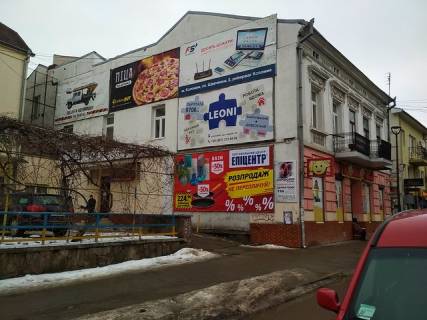 Billboard A in Colomia av. Mihajla Grusevs'kogo, bila mag "Fokstrot" Photo 1