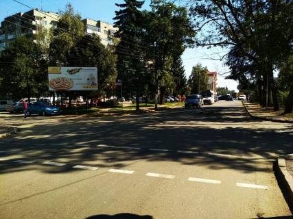 Billboard A in Colomia на розі вул. Гетьмана Івана Мазепи - вул. Івана Бачинського / маг. АТБ, на Чернівці Photo 1