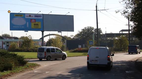 Billboard A in Chernivtsi, Щит 3x6  Kalinivs'ka st. / Hotins'ka st., livij, na Kalinivs'kij Rinok Photo 1