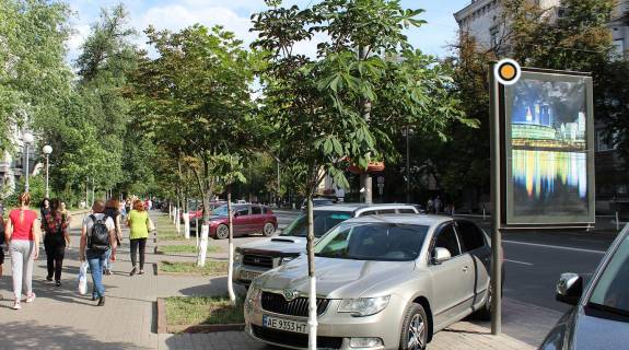 Citylight B in Kyiv, Сітілайт 1.2х1.8  Ivana Mazepi st. 5/3 Magazin Suveniriv Photo 1