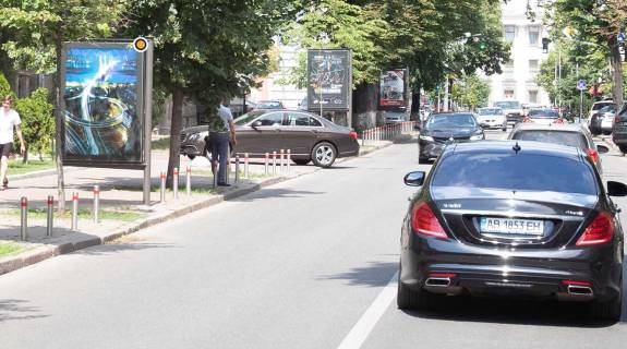 Citylight B in Kyiv, Сітілайт 1.2х1.8  Sovkovicna st. 10 Photo 1