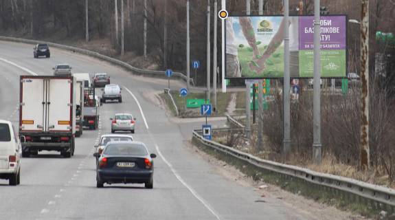 Billboard A in Kyiv, Щит 3x6  Akademika Zabolotnogo st., v napramku do Stolicnogo sose, 115m do AZS Photo 1