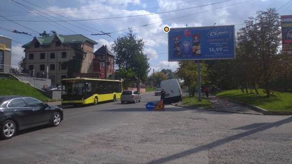 Billboard A in Lviv, борд  Zelena st., DBK, z centru Photo 1