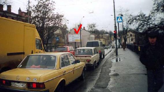 Billboard B in Chernivtsi, Щит 3x6  Rus'ka st. / Kobilici L st., v centr Photo 1
