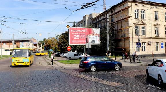Billboard A in Lviv, борд  Perehresta st. Gorodoc'koi ta Kul'parkivs'koi (TC <<SKRINA>>) Photo 1