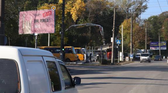 Billboard B in Chernivtsi, Щит 3x6  Sicovih stril'civ st. / Fastivs'ka st., v`izd v misto Photo 1