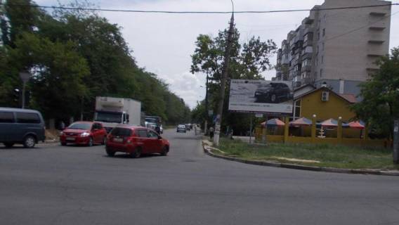 Billboard A in Kherson, Щит 3x6  Berislavs'ke sose / Miru st. Photo 1