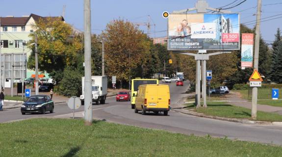 Billboard A in Lviv, Щит 3x6  Zelena st. / Pasicna st., v centr Photo 1
