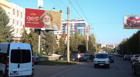 Billboard B in Chernivtsi, Щит 3x6  Geroiv Majdanu st. (Cervonoarmijs'ka), 230, v centr Photo 1