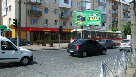 Billboard B in Chernivtsi, Щит 3x6  Golovna st., 126, v centr Photo 1