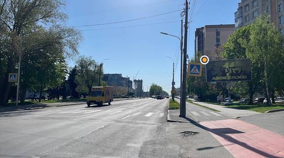 Billboard A in Khmelnitsky, Щит 3x6  Pribuz'ka st. / Svobodi st.! Uvaga, rozmir 6030h3000! Photo 1