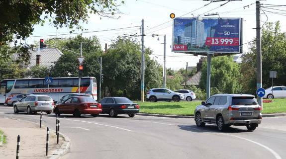 Prismatron, Prism A in Lviv, Призматрон 3х6  Okruzna st. / Antonovica st. / Kul'parkivs'ka st., v centr, z Okruznoi - 34669 Photo 1