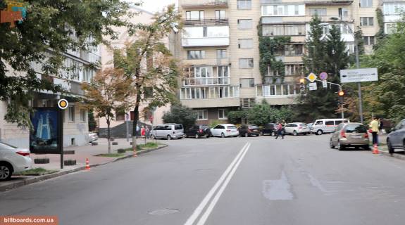 Citylight B in Kyiv, Сітілайт 1.2х1.8  Luterans'ka st. 33 Photo 1
