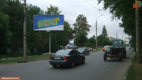 Billboard B in Chernivtsi, Щит 3x6  Rus'ka st., 242, v centr Photo 1