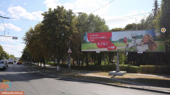 Billboard A in Lutsk, Щит 3x6  Vidrodzenna prosp., 1/ . Molodi st., pravoruc, v centr Photo 1