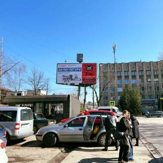 Billboard B in Chernivtsi, Щит 3x6  Golovna st. / Entuziastiv st., z st. Entuziastiv Photo 1