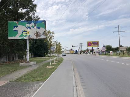 Billboard B in Svyatopetrivske, 6х3  St. Kievskaa , posle povorota na st. Central'nuu Photo 1