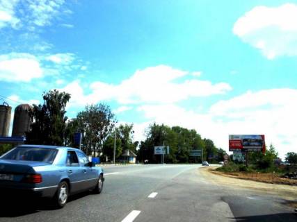Billboard A in Sofiivska Borshchagivka c. Sofiivs'ka Borsagivka, trasa R-04 "Kiiv-Bisiv-Zvenigorodka", km 2+450 livo, st. Soborna (Lenina), cerez 500m pisla ZK "Sofia Klubnij", cerez 650m pisla ZK "Sofiivs'kij kvartal" ta ZK "Sofia" Photo 1
