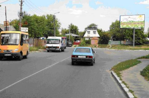Billboard A in Fastiv perekrestok st. Tolstogo, st. Komarova, st. G.Stalingrada, central'naa klinika (klumba) Photo 1