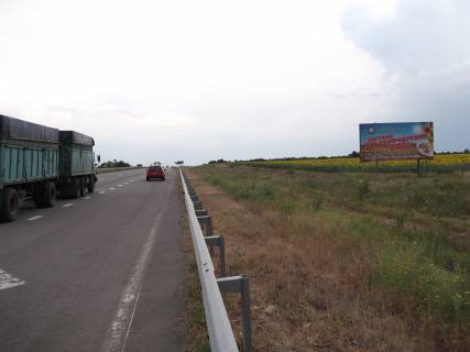 Billboard A in Lyubashivka, 3x6  avtodoroga Kiev-Odessa, r-n Lubasovskogo klevernogo mosta, po dvizen. na Odessu Photo 1