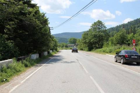 Billboard A in Mykulychyn, 3x6  Trasa N-09 Mukacevo-L'viv, 100 pisla kolibi Gostinna Hata, gazovoi zapravki Kalan, 300 m pered AZS UkrNafta, napramok ruhu na Bukovel' Photo 1