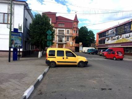 Citylight B in Nadvirna, 1,2x1,8  Majdan Secenka, muzej, gastronom Central'nij, pravoruc Photo 1