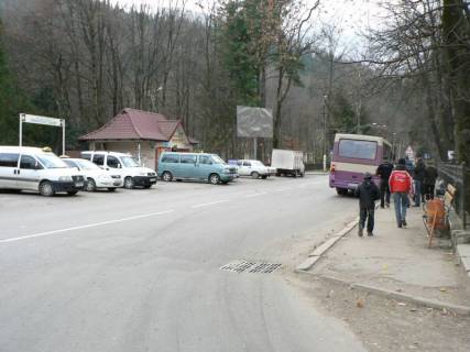 Billboard B in Yaremche, 3x6  Trasa N-09 Mukacevo-L'viv, centr mista, bila produktovogo rinku, Krasna sadiba, Kraevid, Budinok kul'turi, napram ruhu na Bukovel' Photo 1