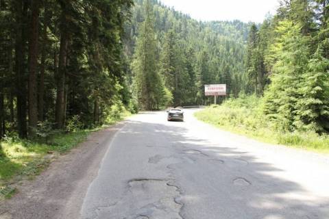 Billboard A in Bukovel, 3x6  Trasa N-09 Mukacevo-L'viv, doroga na Bukovel' (s.Polanica), 4 km 850 m do Bukovela, napramok ruhu na Bukovel' Photo 1