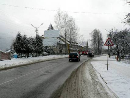 Billboard B in Yaremche, 3x6  Trasa N-09 Mukacevo-L'viv, Svobodi, central'na castina mista, pozezna castina, masiv bagatopoverhovih budivel', napramok ruhu na Bukovel' (verh) Photo 1