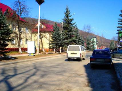 Citylight B in Yaremche, 1,2x1,8  Trasa N-09 Mukacevo-L'viv, Svobodi-Rudneva, Gastronom Aremce, kafe Kolomijka, Zatisok, napramok ruhu na Ivano-Frankivs'k Photo 1