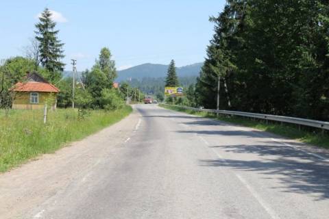 Billboard A in Mykulychyn, 3x6  Trasa N-09 Mukacevo-L'viv, koliba Gostinna Hata, 200 m pered gazovou zapravkou Kalan, 500 m pered AZS UkrNafta, napramok ruhu na Ivano-Frankivs'k Photo 1
