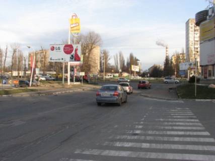 Billboard B in Petropavlivska Borshchagivka, Board 3x6м  вул. Соборна, 2/ виїзд на  вул. Велика Кільцева, поруч маг. "NOVUS", "Аптека Доброго Дня", Дверна та меблева фурнітура", навпроти АЗС "КЛО", "Борщ Кафе", виїзд на В. Кільцеву дорогу Photo 1