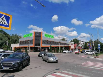 Video Billboard A in Vishgorod, VideoBoard 2.5x3.2м  Площа Шевченко\ вул. Мазепи, 1 \ пр. Шевченко , центральний фасад "NOVUS", перехрестя ЖК "Борисо-Глібський", Мерія м. Вишгород, парк розваг, кавярня, Дитячий шкіільний заклад - 564391 Photo 1