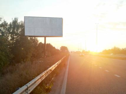Billboard B in Berezivka (Kiev region) Zitomirs'ka trasa, rozvorot pid mist do "KiivEkspoPlazi", poruc "Hram apostoliv Petra i Pavla, zin. monastir' ikoni bozoi materi <<Uslisatel'nici>>", "Kuzovnij remont", v bik m. Zitomir  Photo 1
