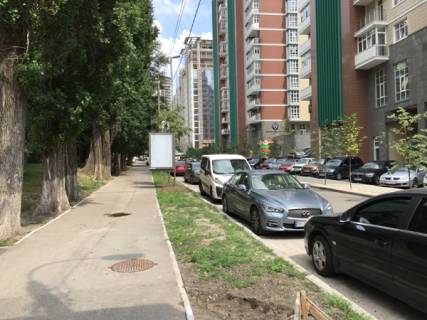 Citylight B in Kyiv, Сity 1.8х1.2м  st. Kovpaka 49/st. Vasila Tutunnika, poruc Magazin mebliv "Mirt", Kviti "Floramora", Remont iPhone "Royal Service",  v napramku "WINETIME", Mag. Dveri "Danapris Doors", ZK "Bul'var Fontaniv", "Novus", v bik st. Saperne pole Photo 1